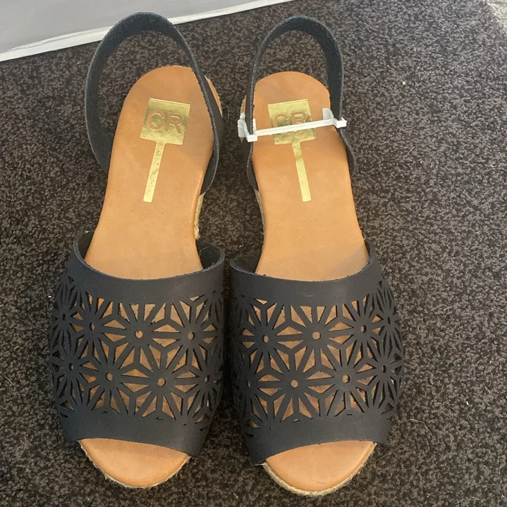 NWT Cape Robbin Sandals - Picture 3 of 7